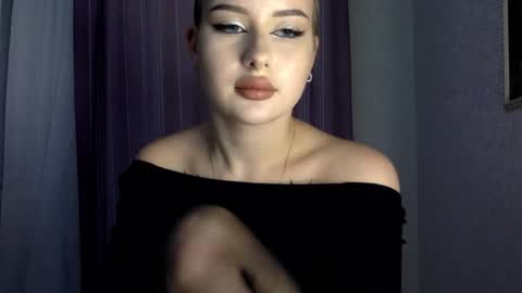 victoriacrystal_ online show from September 25, 8:12 pm