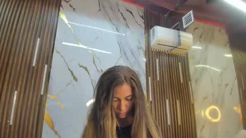 Snapshot of victoriaduarte chatting on April 22, 9:05 pm Victoria online show from April 22, 9:05 pm