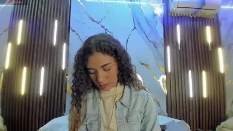 Snapshot of victoriaduarte chatting on April 27, 8:40 pm Victoria online show from April 27, 8:40 pm