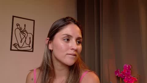 Snapshot of victorianova chatting on June 11, 2:53 am VictoriaNova online show from June 11, 2:53 am