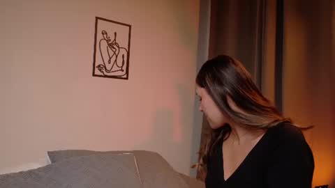 Snapshot of victorianova chatting on June 19, 11:41 pm VictoriaNova online show from June 19, 11:41 pm