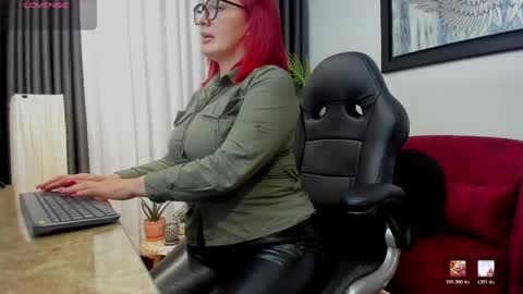 Snapshot of victoriapaker chatting on April 25, 12:08 pm victoriapaker online show from April 25, 12:08 pm