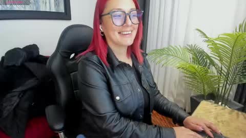 Snapshot of victoriapaker chatting on May 19, 12:22 pm victoriapaker online show from May 19, 12:22 pm