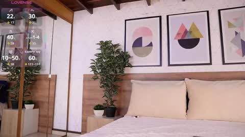 Victoria Shelby  online show from April 13, 11:48 am