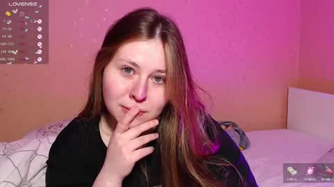 Snapshot of victoriassecrets_ chatting on March 3, 6:44 pm victoriassecrets_ online show from March 3, 6:44 pm