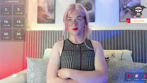 victoriastrom  online show from May 14, 2:35 pm