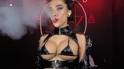 Victoria Vampire online show from May 10, 6:40 am