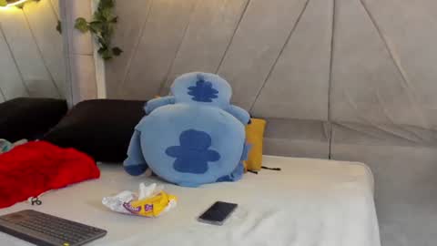 Snapshot of victoriawills_ chatting on June 29, 12:39 am ADRIANA online show from June 29, 12:39 am