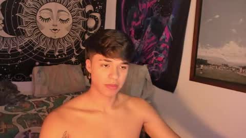 Snapshot of victorino_jhonson chatting on December 6, 3:22 pm Victorino Jhonson online show from December 6, 3:22 pm