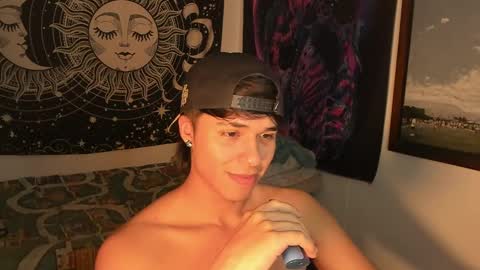 Snapshot of victorino_jhonson chatting on December 19, 2:45 am Victorino Jhonson online show from December 19, 2:45 am