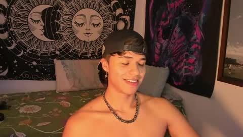 Snapshot of victorino_jhonson chatting on December 23, 9:18 pm Victorino Jhonson online show from December 23, 9:18 pm