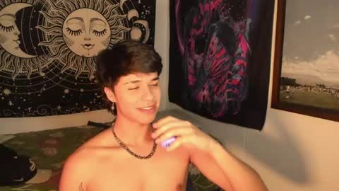 Snapshot of victorino_jhonson chatting on January 28, 4:29 am Victorino Jhonson online show from January 28, 4:29 am