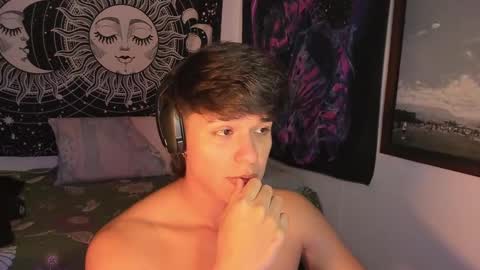 Snapshot of victorino_jhonson chatting on February 23, 10:09 pm Victorino Jhonson online show from February 23, 10:09 pm