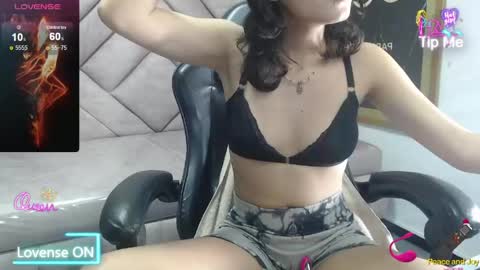 Live 1000pm 600am COLOMBIAN HOUR online show from May 7, 8:31 am