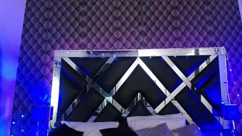 victtoria lee online show from February 9, 7:40 pm