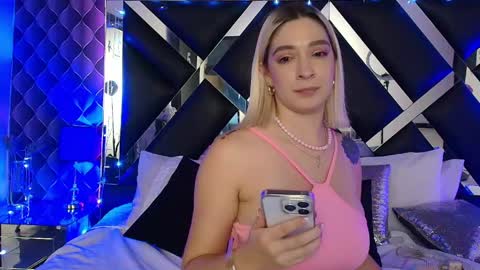 victtoria lee online show from May 16, 12:18 am