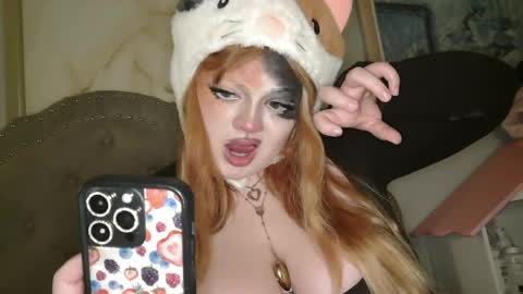 Snapshot of viennavisabelle chatting on May 6, 4:30 am viennavisabelle online show from May 6, 4:30 am
