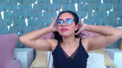 Snapshot of viictoriasecret chatting on November 13, 9:41 am Viictoriasecret online show from November 13, 9:41 am