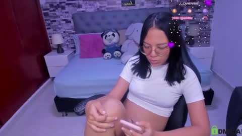 Violet online show from April 30, 6:25 pm