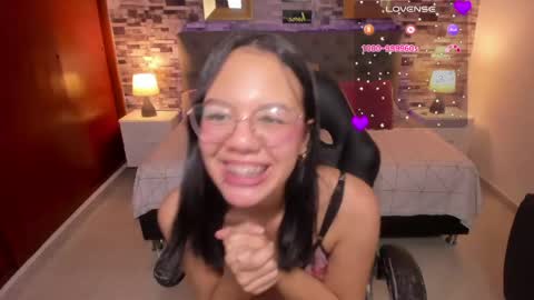 Violet online show from May 22, 4:56 pm