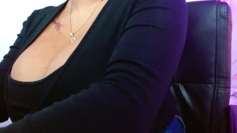 viioleta online show from April 9, 12:21 pm