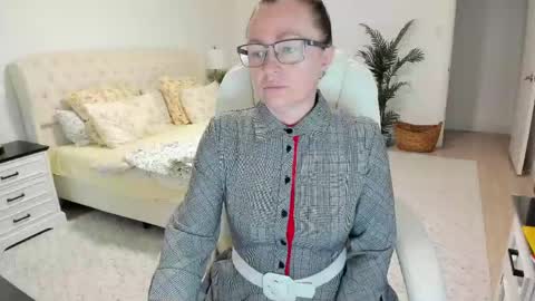 Ukrainian-woman online show from May 9, 11:37 am