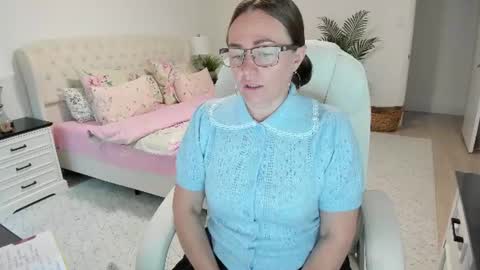 Ukrainian-woman online show from June 24, 11:53 am