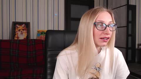 Snapshot of vikaericka chatting on October 19, 7:14 pm Vika online show from October 19, 7:14 pm