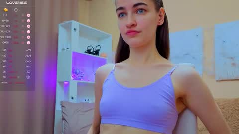 vikiberry online show from November 28, 5:21 am