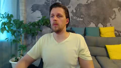 Snapshot of vikingchrisss chatting on April 18, 8:29 am vikingchrisss online show from April 18, 8:29 am