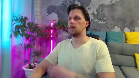 Snapshot of vikingchrisss chatting on April 20, 10:29 am vikingchrisss online show from April 20, 10:29 am