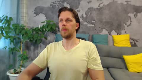 Snapshot of vikingchrisss chatting on April 25, 9:23 am vikingchrisss online show from April 25, 9:23 am