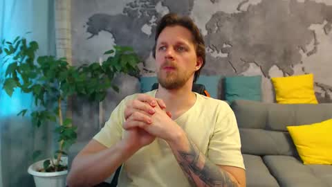 Snapshot of vikingchrisss chatting on April 29, 9:02 am vikingchrisss online show from April 29, 9:02 am