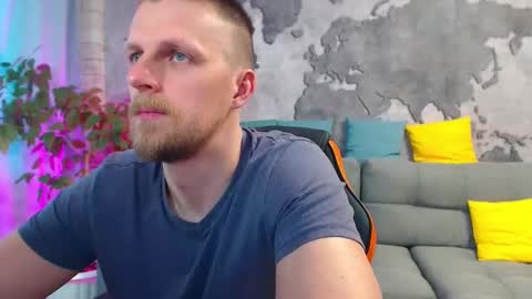 Snapshot of vikingchrisss chatting on May 25, 8:42 am vikingchrisss online show from May 25, 8:42 am
