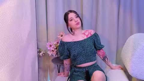 Snapshot of vikiwild chatting on February 27, 10:37 am Daria online show from February 27, 10:37 am