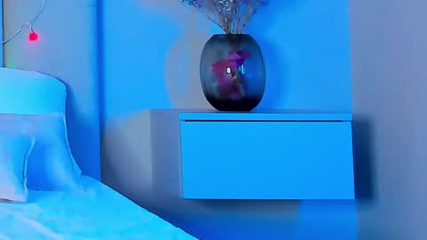 VIKKI online show from February 16, 6:21 pm