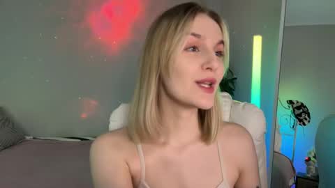 Vikky online show from May 26, 12:39 am