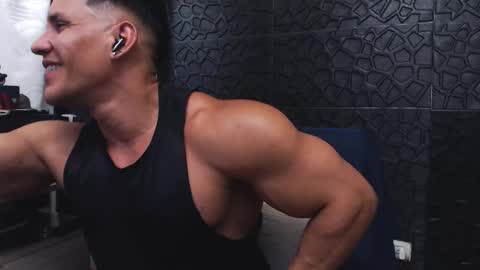 Viktor Herrera online show from September 29, 2:06 am