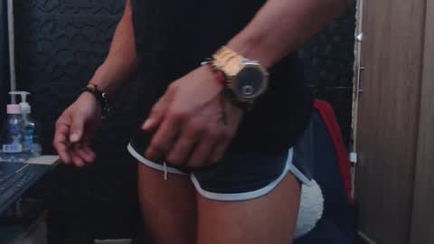 Viktor Herrera online show from December 5, 7:10 pm