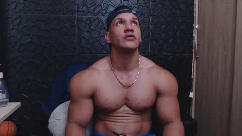 Viktor Herrera online show from December 15, 10:41 am