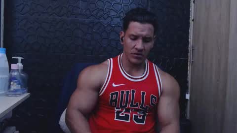 Snapshot of viktorherrera chatting on January 16, 1:37 pm Viktor Herrera online show from January 16, 1:37 pm