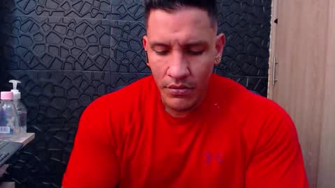 Snapshot of viktorherrera chatting on January 17, 3:39 pm Viktor Herrera online show from January 17, 3:39 pm