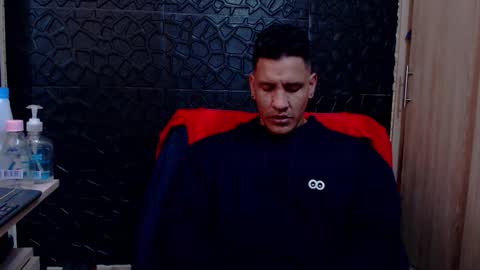 Snapshot of viktorherrera chatting on February 2, 3:33 pm Viktor Herrera online show from February 2, 3:33 pm