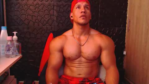 Snapshot of viktorherrera chatting on February 4, 12:11 pm Viktor Herrera online show from February 4, 12:11 pm