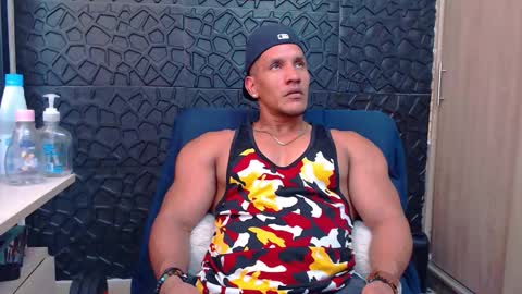 Snapshot of viktorherrera chatting on February 7, 5:27 pm Viktor Herrera online show from February 7, 5:27 pm