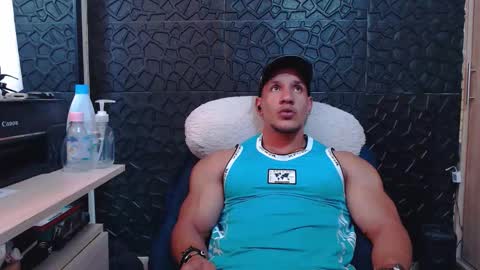 Snapshot of viktorherrera chatting on February 14, 3:31 pm Viktor Herrera online show from February 14, 3:31 pm