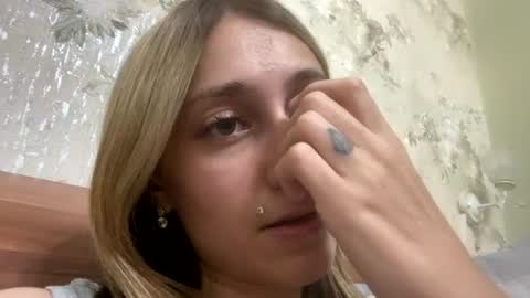 Snapshot of viktoria9898 chatting on July 29, 8:29 pm Sweett online show from July 29, 8:29 pm