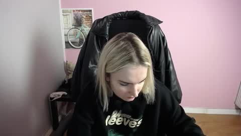 Snapshot of viktoria_lovely chatting on March 31, 7:20 am viktoria_lovely online show from March 31, 7:20 am