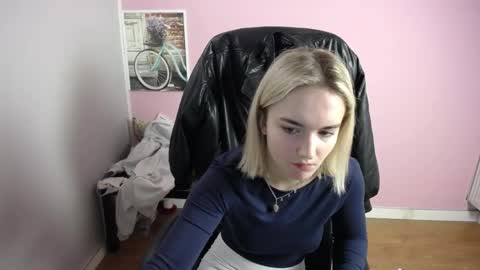 Snapshot of viktoria_lovely chatting on April 1, 7:09 am viktoria_lovely online show from April 1, 7:09 am