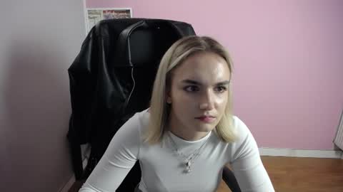Snapshot of viktoria_lovely chatting on June 12, 10:58 am viktoria_lovely online show from June 12, 10:58 am